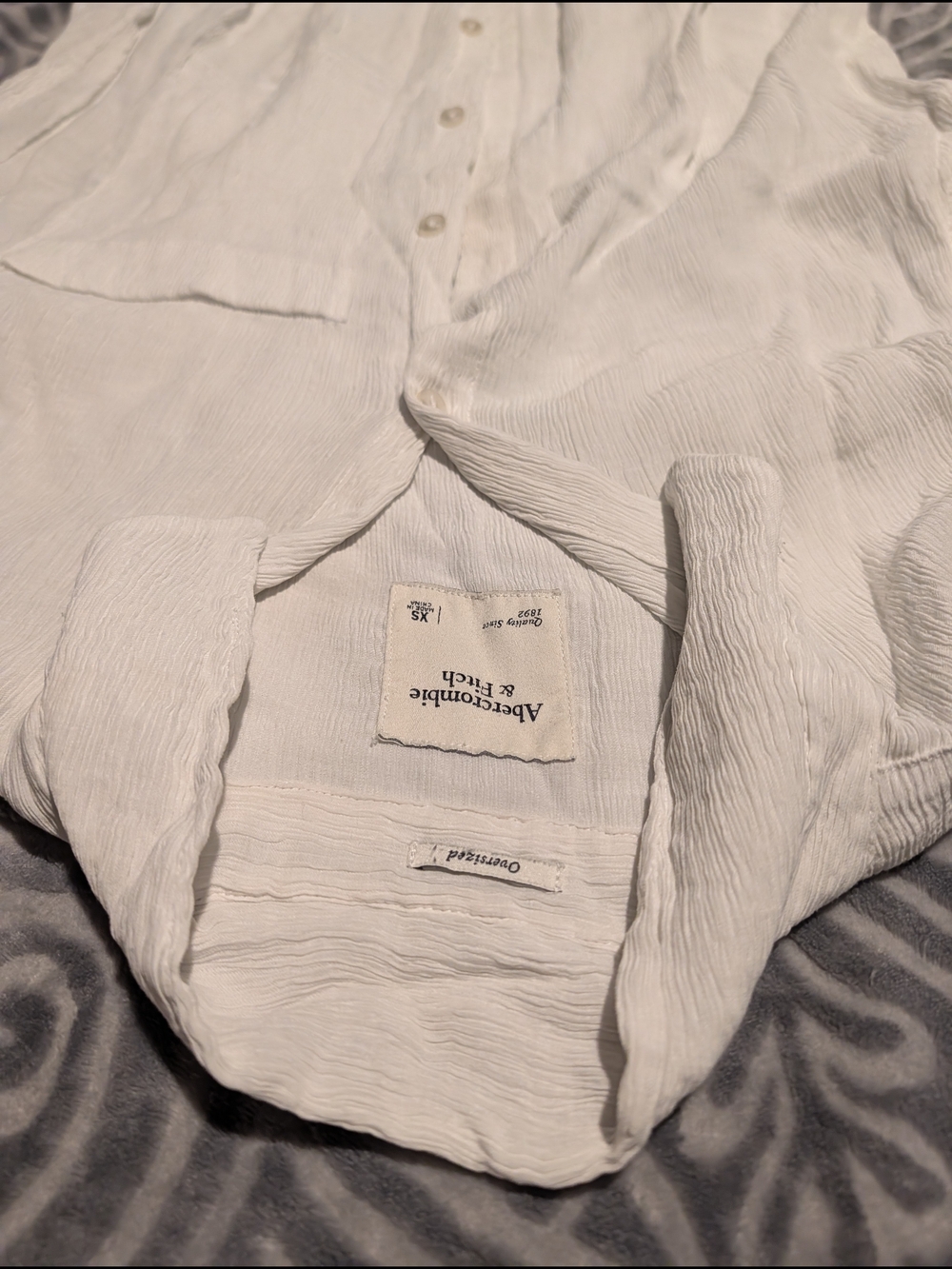 Abercrombie & Fitch White Crinkle Button-Down Shirt